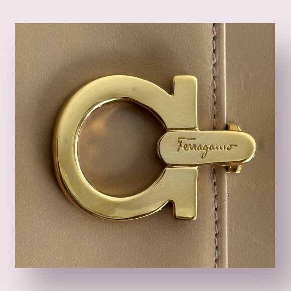 Authentic Salvatore Ferragamo Gancini Leather Wallet | Tan/Nude - Picture 7 of 7